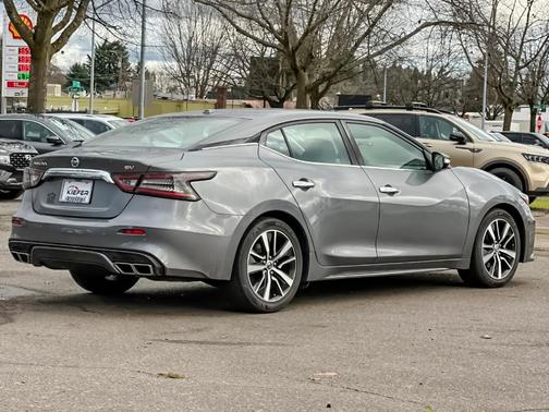 2022 Nissan Maxima SV