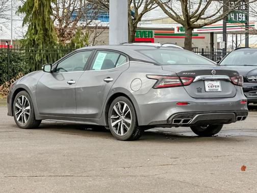 2022 Nissan Maxima SV