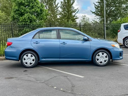 Tropical Sea Metallic 2013 Toyota Corolla LE