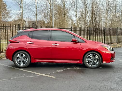 2022 Nissan Leaf SL PLUS