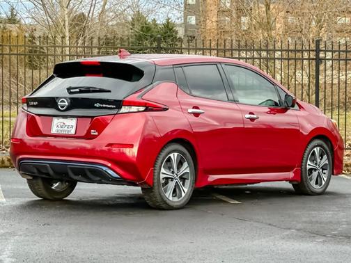 2022 Nissan Leaf SL PLUS