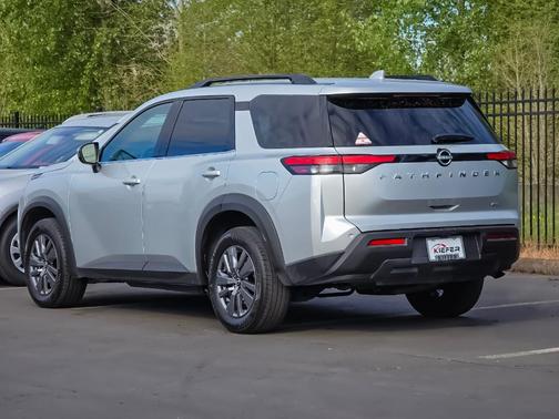 Brilliant Silver Metallic 2025 Nissan Pathfinder SV