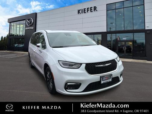 Bright White Clearcoat 2022 Chrysler Pacifica Hybrid Limited