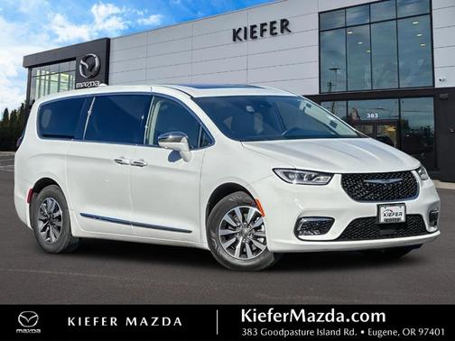 Bright White Clearcoat 2022 Chrysler Pacifica Hybrid Limited