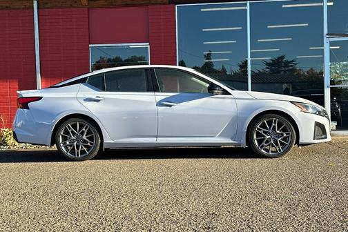 2024 Nissan Altima 2.0 SR