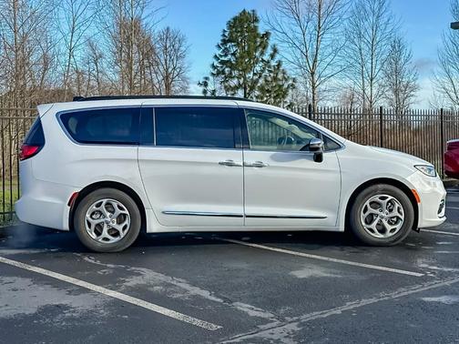 2023 Chrysler Pacifica Limited