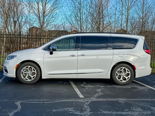 2023 Chrysler Pacifica Limited