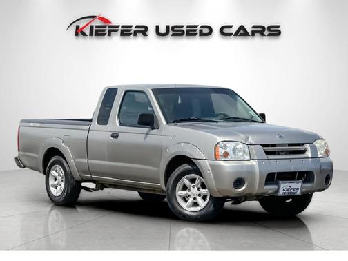 Sand Dune Metallic 2002 Nissan Frontier XE King Cab
