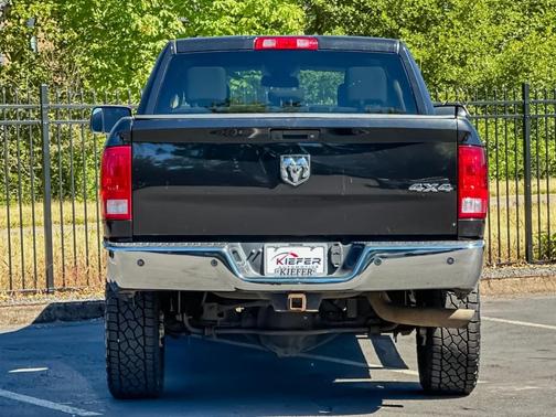 Brilliant Black Crystal Pearlcoat 2016 RAM 2500 Tradesman