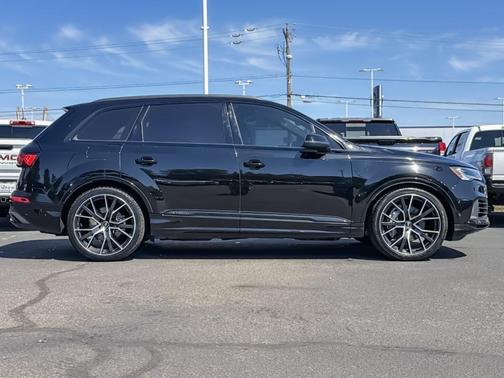 Night Black 2021 Audi Q7 55 Prestige
