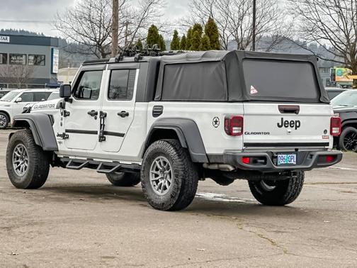 2024 Jeep Gladiator Sport