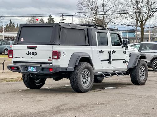2024 Jeep Gladiator Sport