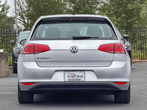 Reflex Silver Metallic 2016 Volkswagen e-Golf SE