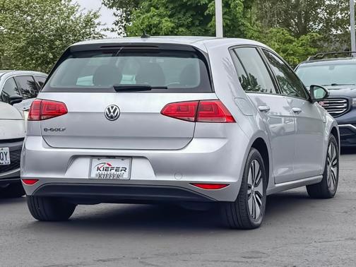 Reflex Silver Metallic 2016 Volkswagen e-Golf SE