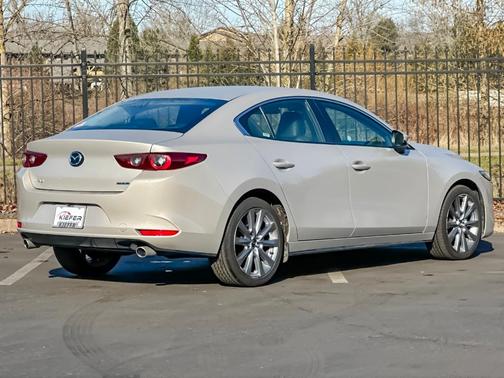 2025 Mazda Mazda3 FWD w/Preferred Package