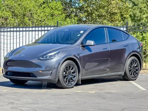 Stealth Gray 2024 Tesla Model Y Long Range
