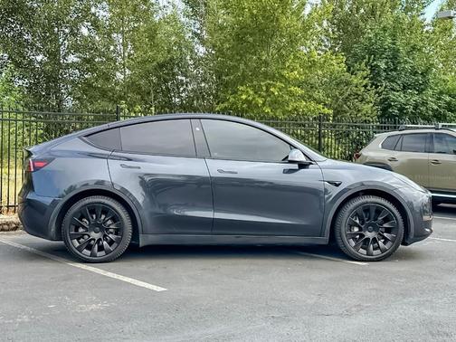 Stealth Gray 2024 Tesla Model Y Long Range