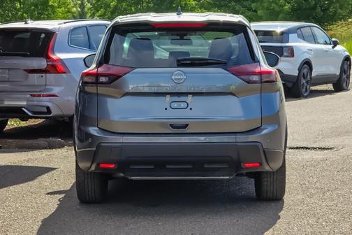 Gun Metallic 2025 Nissan Rogue SV