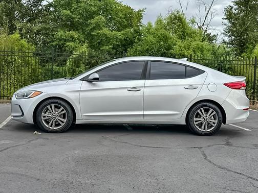 Symphony Silver 2018 Hyundai ELANTRA SEL