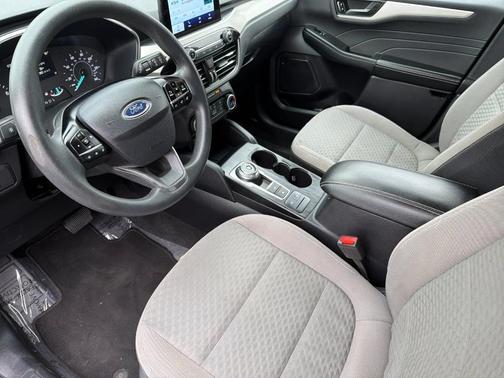 Blue Metallic 2022 Ford Escape SE