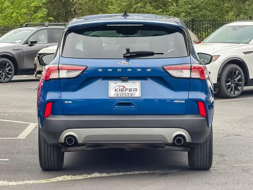 Blue Metallic 2022 Ford Escape SE