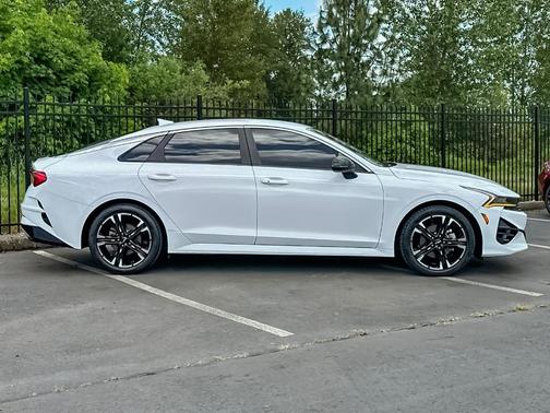 Glacial White Pearl 2022 Kia K5 GT-Line