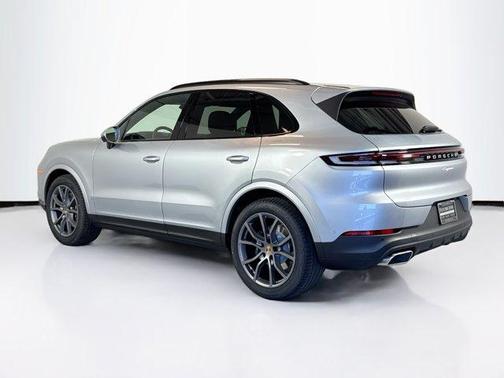 Dolomite Silver Metallic 2026 Porsche Cayenne Base