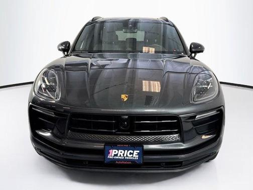Volcano Grey Metallic 2026 Porsche Macan