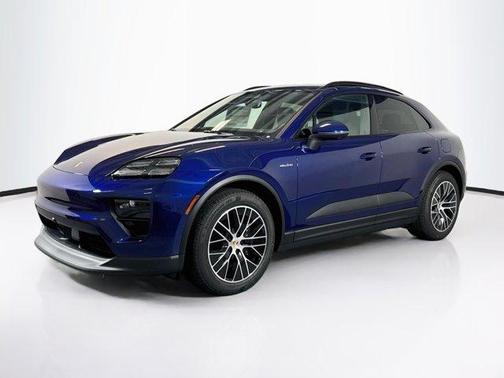 Gentian Blue Metallic 2026 Porsche Macan 4