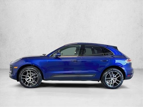Gentian Blue Metallic 2026 Porsche Macan