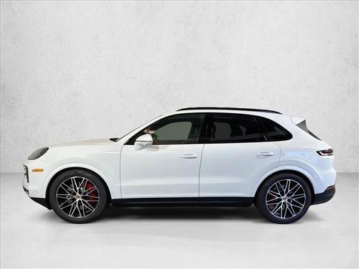 Carrara White Metallic 2026 Porsche Cayenne S