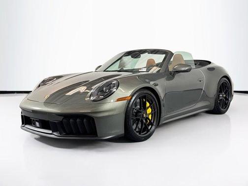 Aventurine Green Metallic 2026 Porsche 911 Carrera 4 GTS