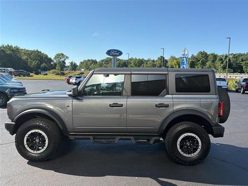 CARBONIZED GRAY METALLIC 2023 Ford Bronco