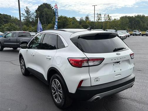 OXFORD WHITE 2022 Ford Escape SEL
