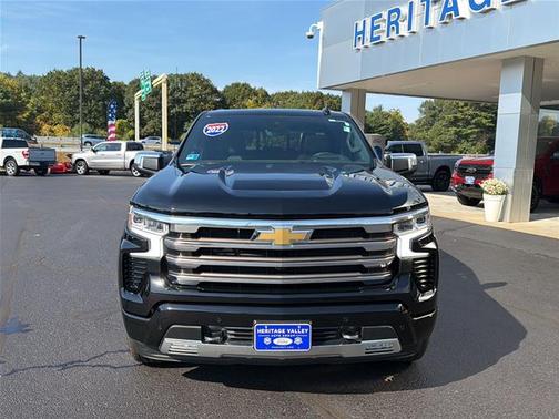 Black 2022 Chevrolet Silverado 1500 HIGH COUNTRY