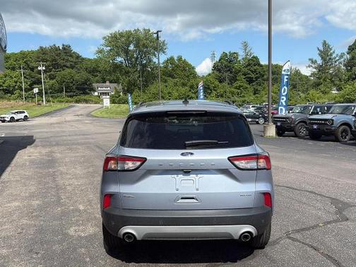 ICED BLUE SILVER METALLIC 2022 Ford Escape SEL