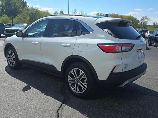 STAR WHITE METALLIC TRI-COA 2022 Ford Escape SEL