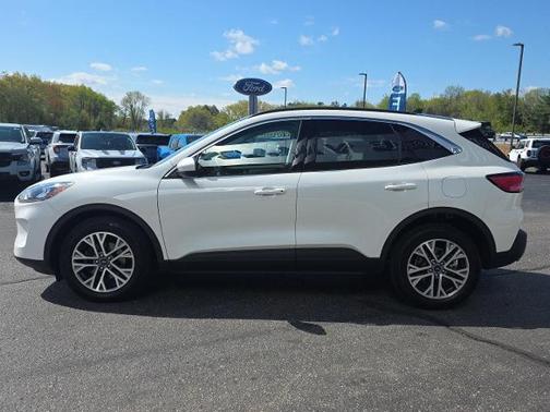 STAR WHITE METALLIC TRI-COA 2022 Ford Escape SEL
