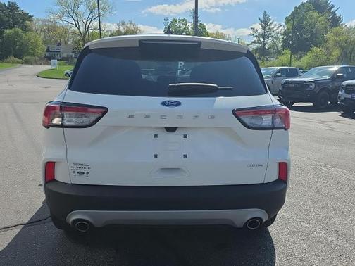 STAR WHITE METALLIC TRI-COA 2022 Ford Escape SEL