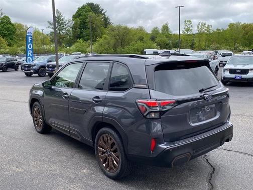 Magnetite Gray Metallic 2025 Subaru Forester SPORT