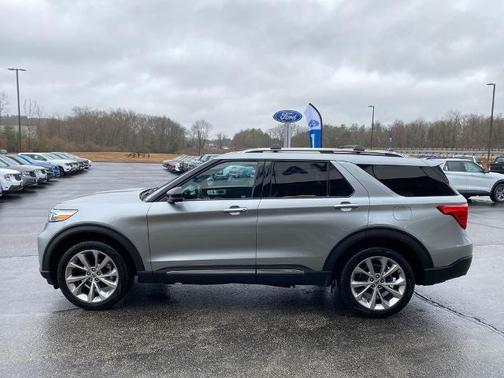 ICONIC SILVER METALLIC 2023 Ford Explorer PLATINUM