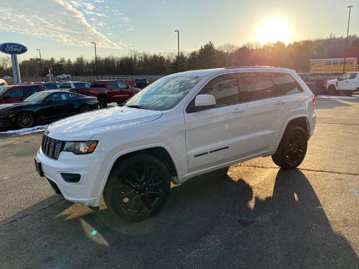 2018 Jeep Grand Cherokee LAREDO