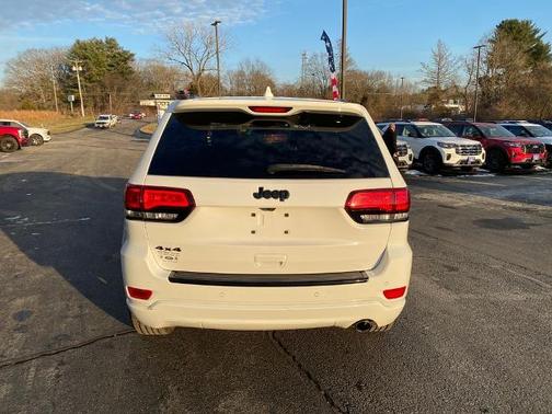 2018 Jeep Grand Cherokee LAREDO