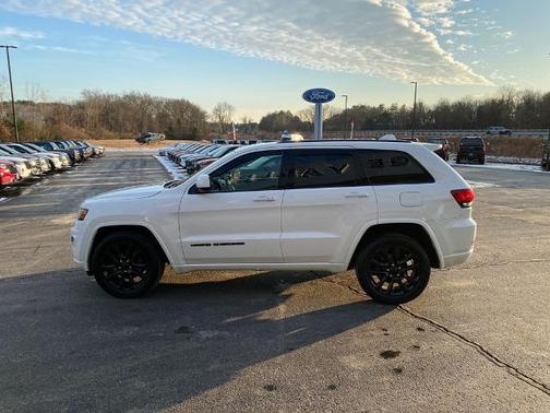 2018 Jeep Grand Cherokee LAREDO