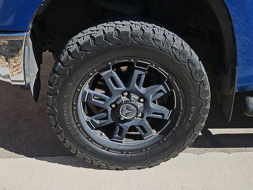 Blue 2017 Toyota Tundra SR5