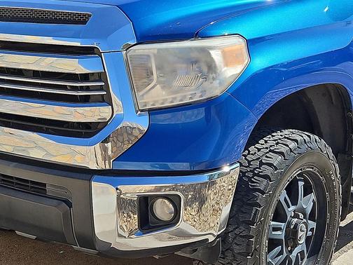 Blue 2017 Toyota Tundra SR5