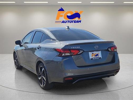 2025 Nissan Versa 1.6 SR