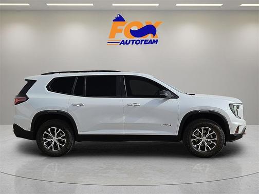 2024 GMC Acadia AT4