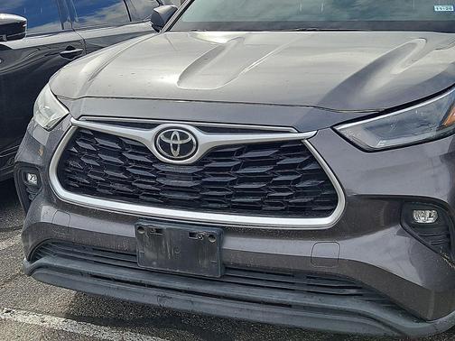 Magnetic Gray Metallic 2021 Toyota Highlander XLE