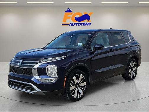 Blue 2025 Mitsubishi Outlander SE